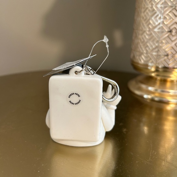 Bath and Body Works Astronaut Pocket Bac Hand Sanitizer Holder, NWT - Picture 5 of 6